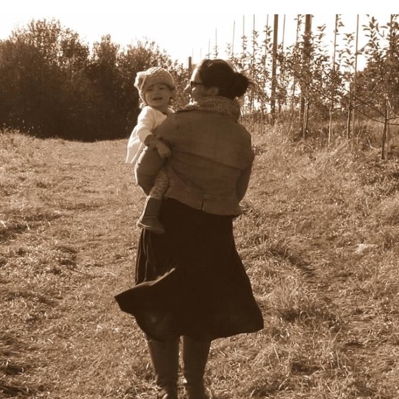 Meet your Posher, Lauren - Picture 1 of 1